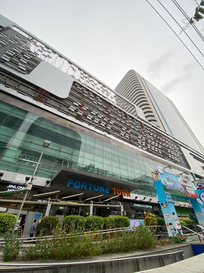 Sura Hostel Bangkok Near Mrt Phra Ram 9 Kültér fotó