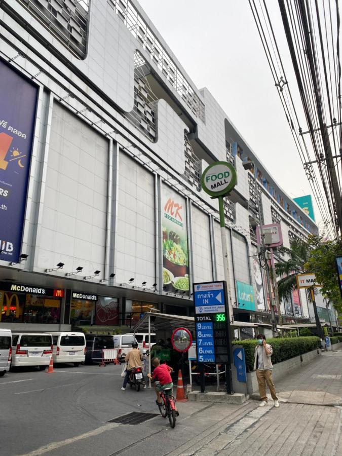Sura Hostel Bangkok Near Mrt Phra Ram 9 Kültér fotó