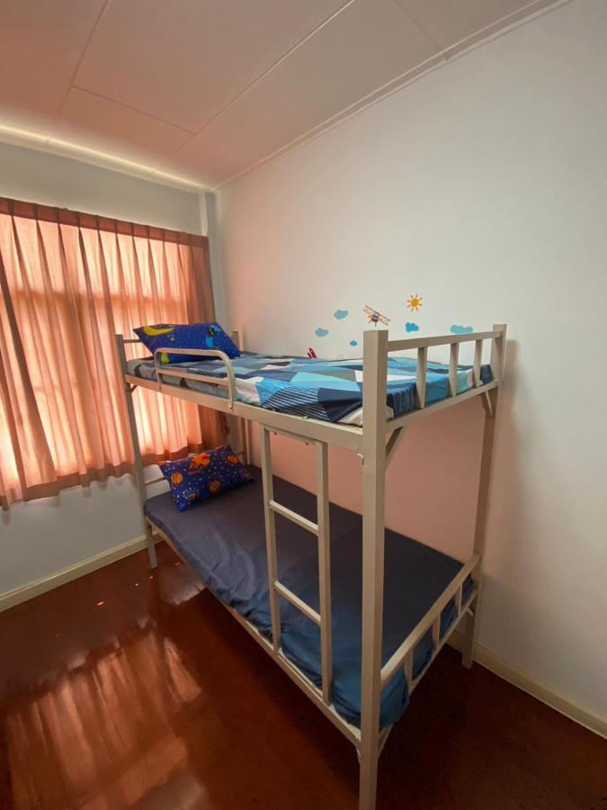 Sura Hostel Bangkok Near Mrt Phra Ram 9 Kültér fotó
