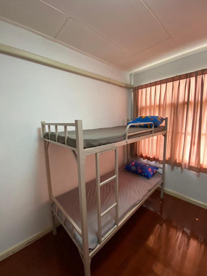 Sura Hostel Bangkok Near Mrt Phra Ram 9 Kültér fotó