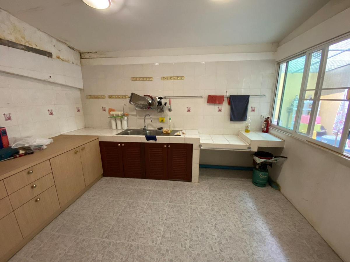 Sura Hostel Bangkok Near Mrt Phra Ram 9 Kültér fotó
