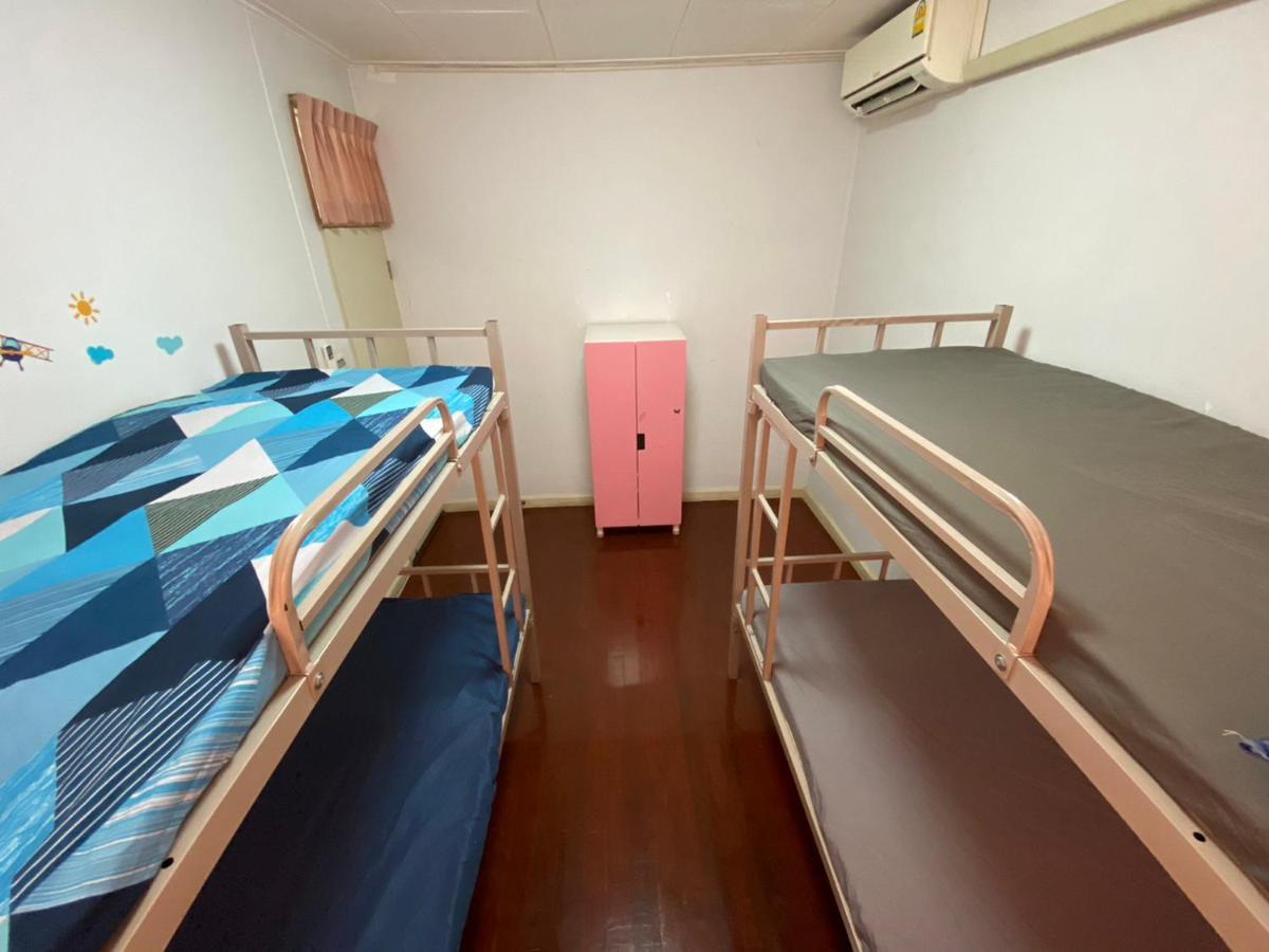Sura Hostel Bangkok Near Mrt Phra Ram 9 Kültér fotó