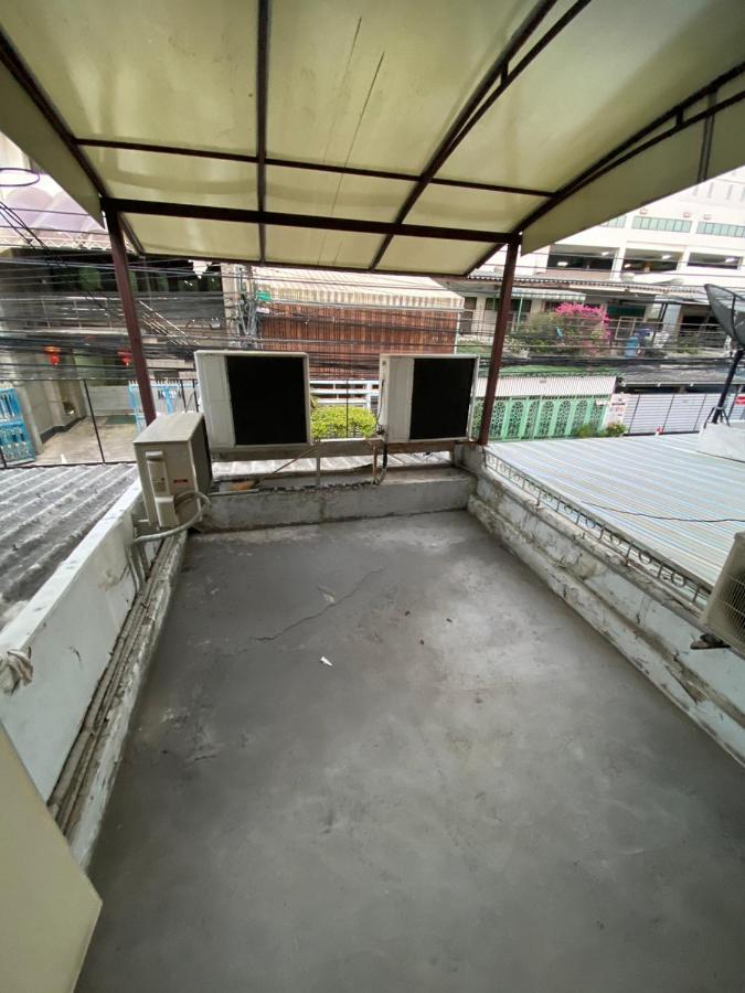 Sura Hostel Bangkok Near Mrt Phra Ram 9 Kültér fotó
