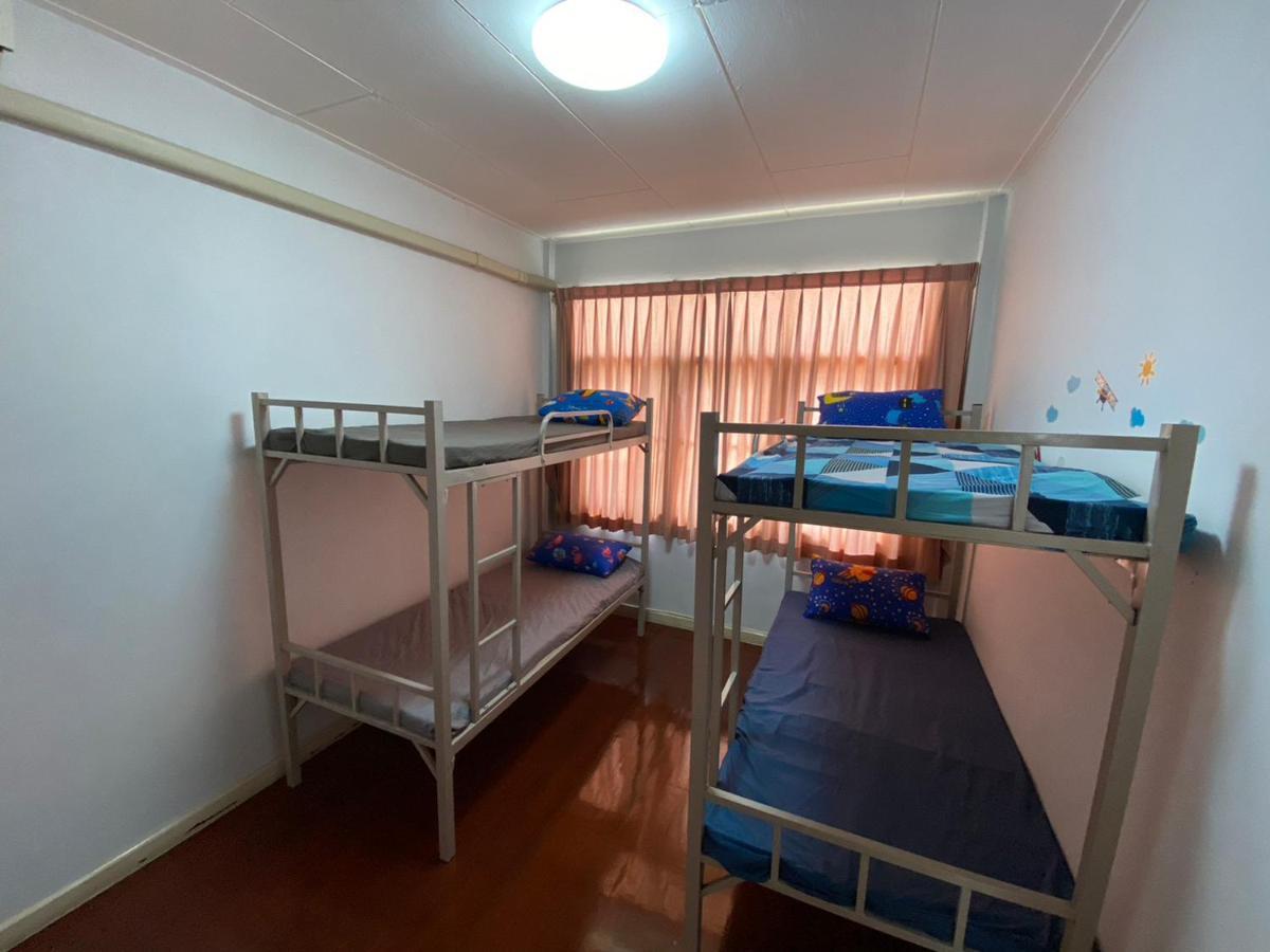 Sura Hostel Bangkok Near Mrt Phra Ram 9 Kültér fotó