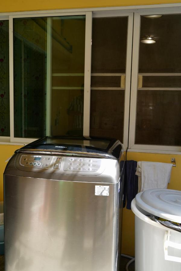 Sura Hostel Bangkok Near Mrt Phra Ram 9 Kültér fotó