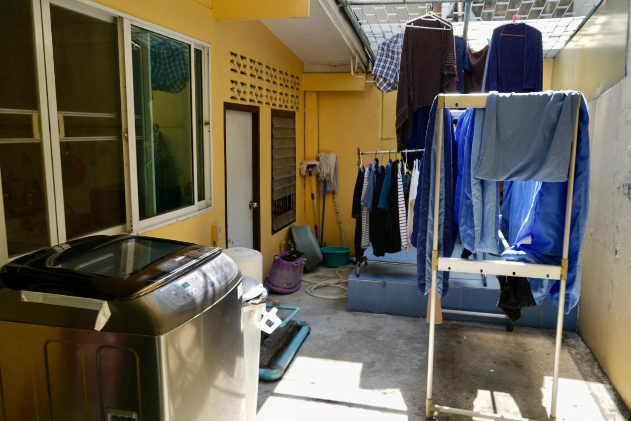 Sura Hostel Bangkok Near Mrt Phra Ram 9 Kültér fotó