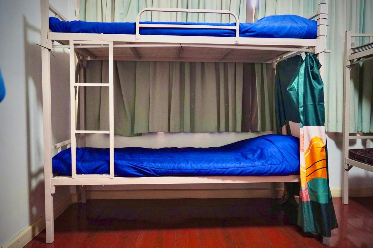 Sura Hostel Bangkok Near Mrt Phra Ram 9 Kültér fotó