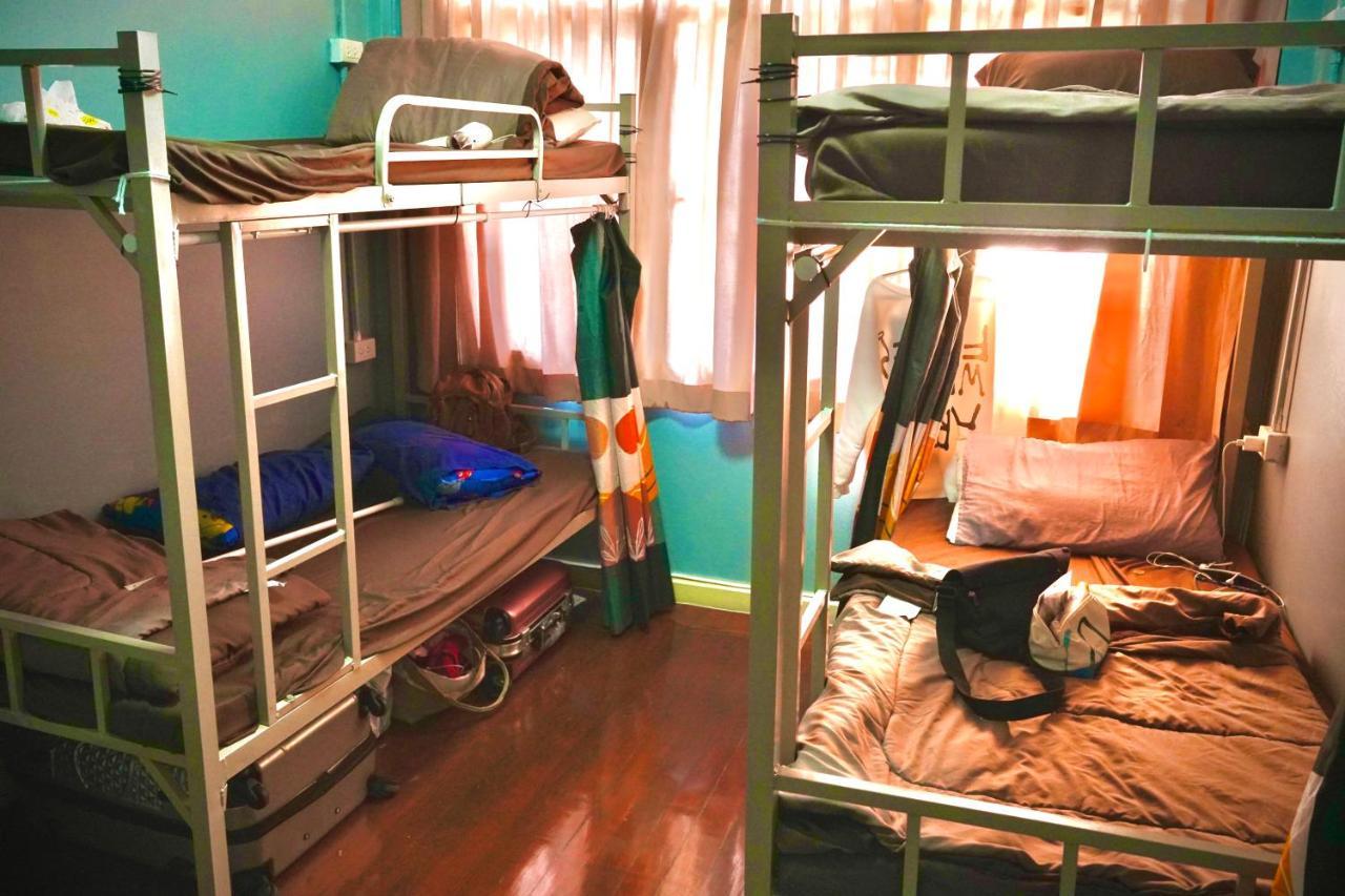 Sura Hostel Bangkok Near Mrt Phra Ram 9 Kültér fotó