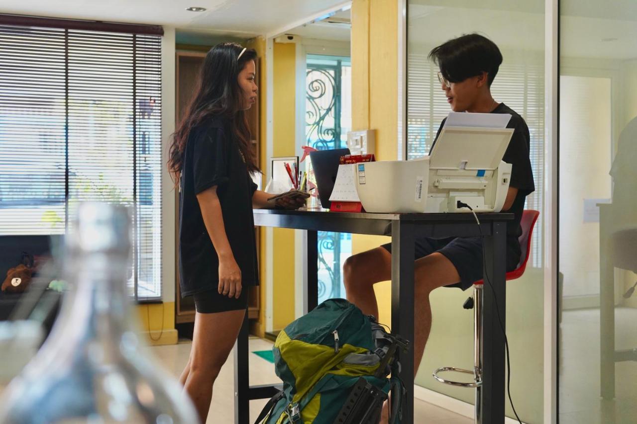 Sura Hostel Bangkok Near Mrt Phra Ram 9 Kültér fotó