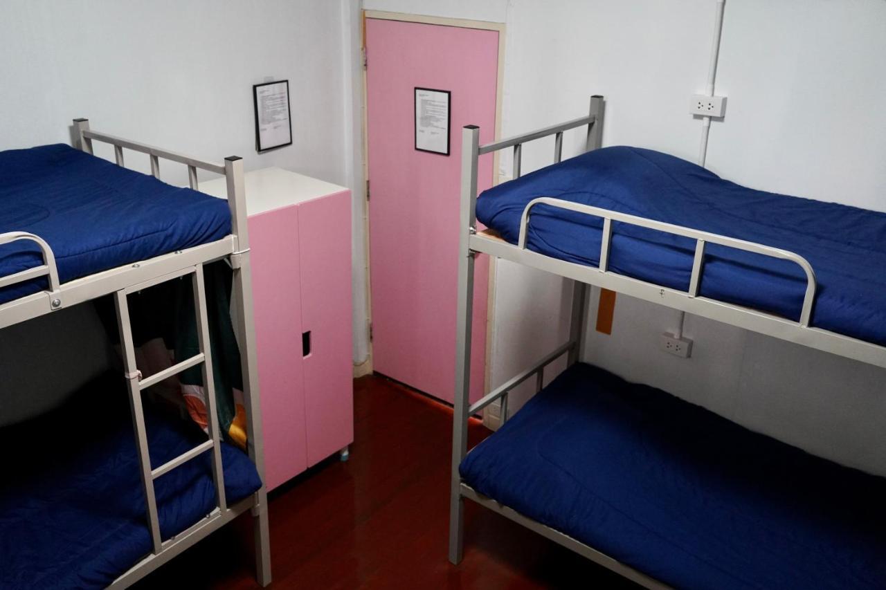 Sura Hostel Bangkok Near Mrt Phra Ram 9 Kültér fotó