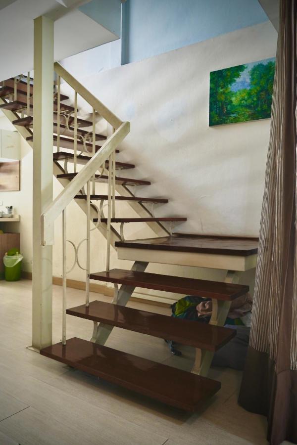 Sura Hostel Bangkok Near Mrt Phra Ram 9 Kültér fotó