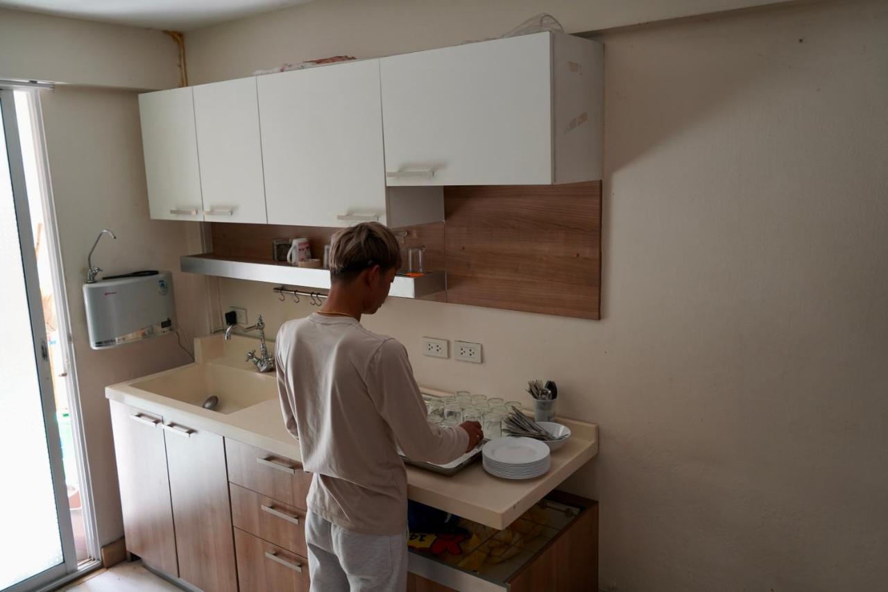 Sura Hostel Bangkok Near Mrt Phra Ram 9 Kültér fotó