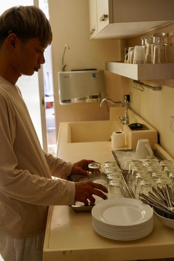 Sura Hostel Bangkok Near Mrt Phra Ram 9 Kültér fotó