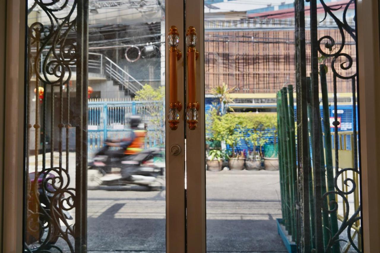 Sura Hostel Bangkok Near Mrt Phra Ram 9 Kültér fotó