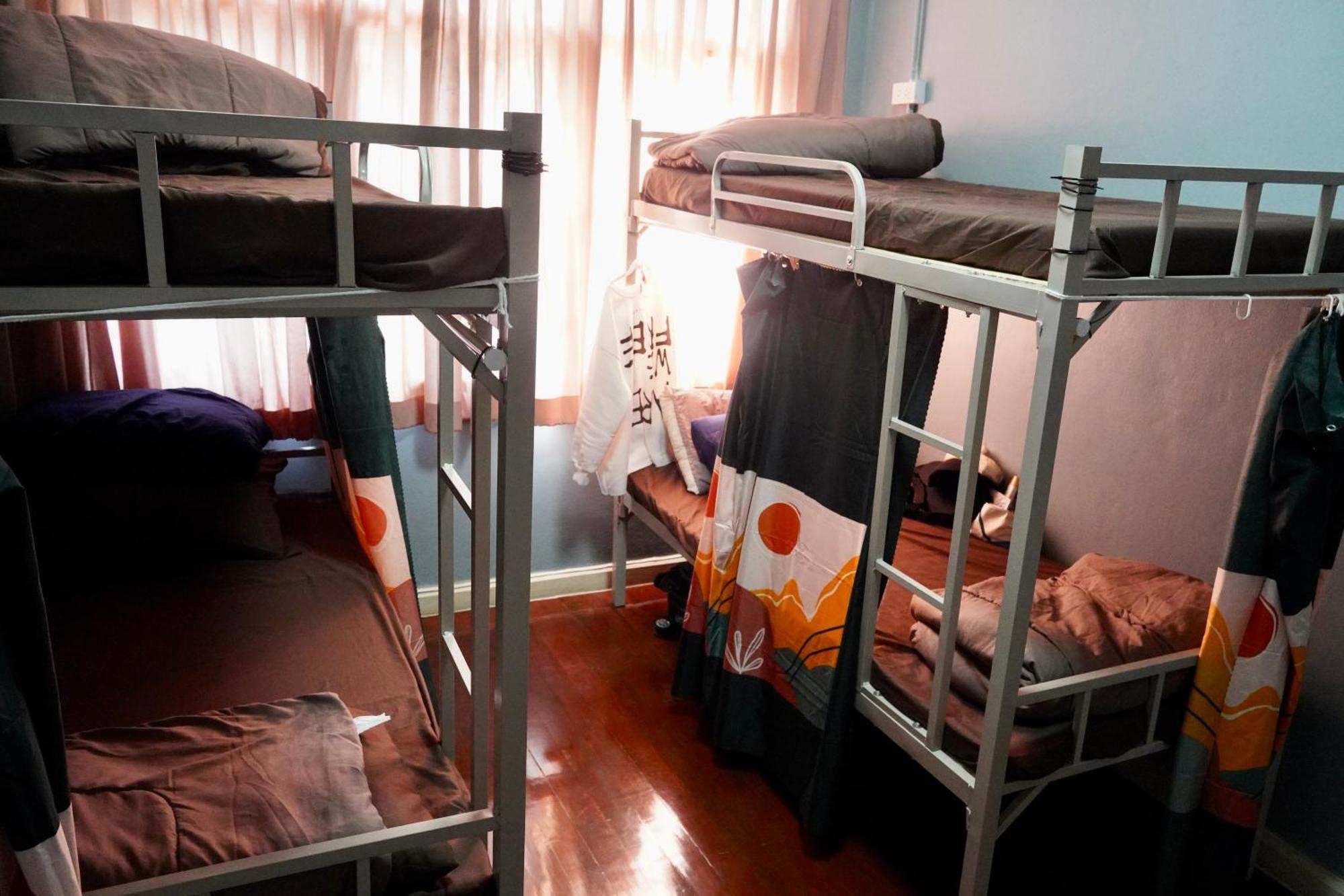 Sura Hostel Bangkok Near Mrt Phra Ram 9 Kültér fotó