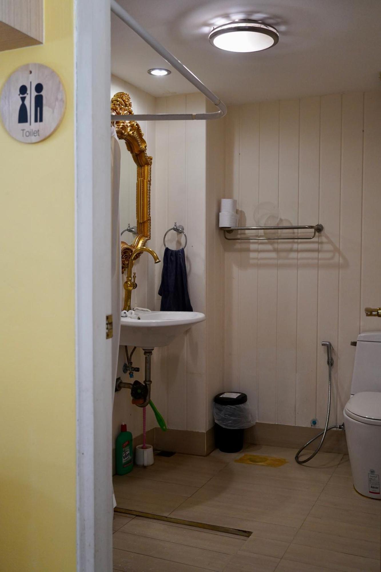 Sura Hostel Bangkok Near Mrt Phra Ram 9 Kültér fotó