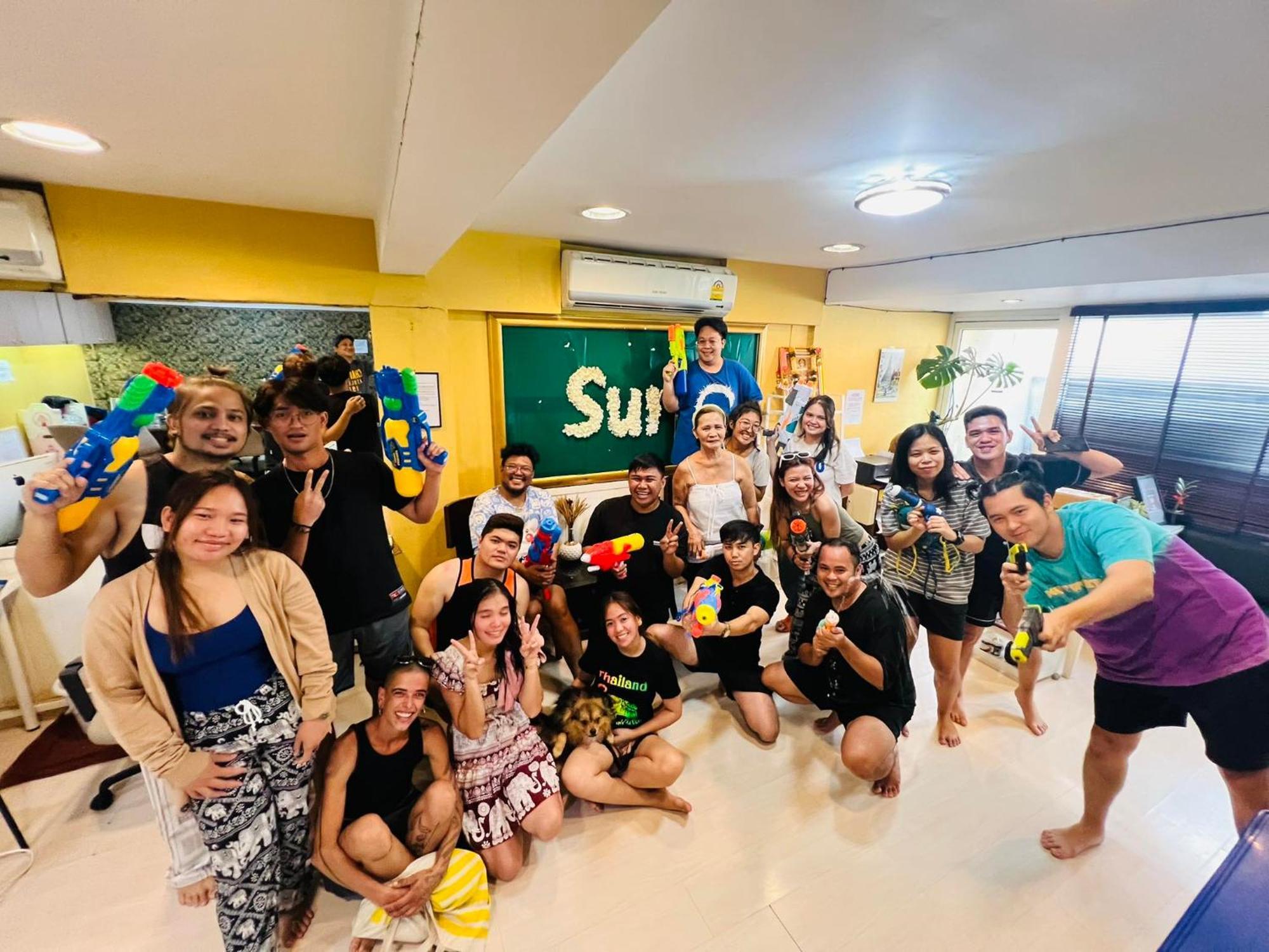 Sura Hostel Bangkok Near Mrt Phra Ram 9 Kültér fotó